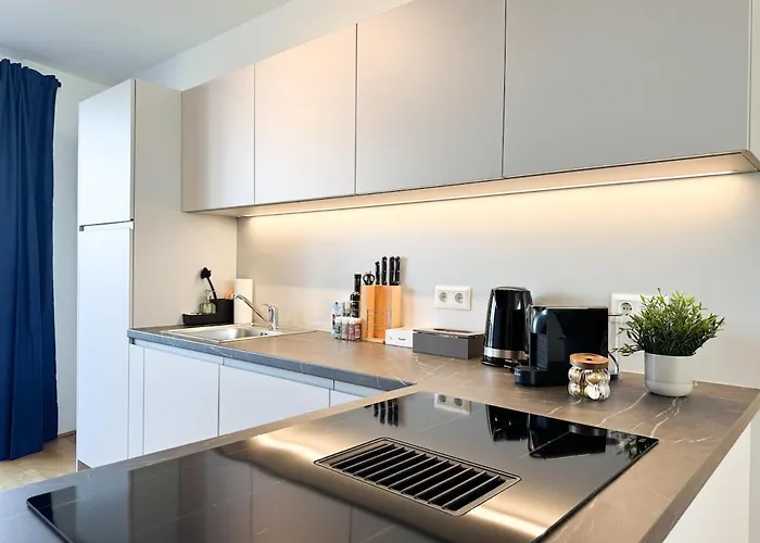 Modern & Spacious 2br With Balcony דירה וינה