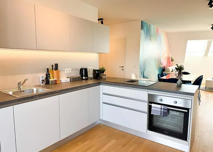 Modern & Spacious 2br With Balcony דירה
