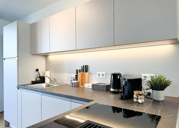 Modern & Spacious 2br With Balcony *