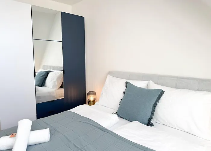 Modern & Spacious 2br With Balcony * וינה