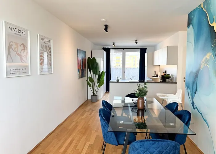 Modern & Spacious 2br With Balcony *