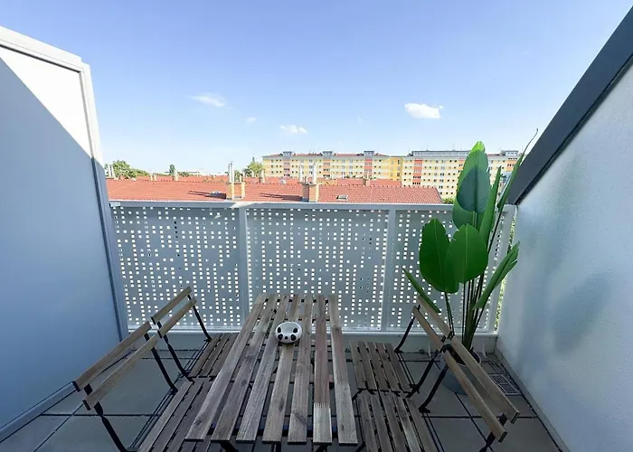 דירה Modern & Spacious 2br With Balcony וינה