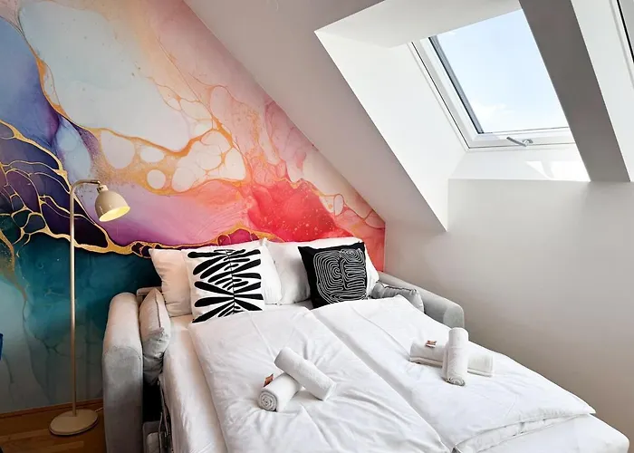 Modern & Spacious 2br With Balcony * וינה