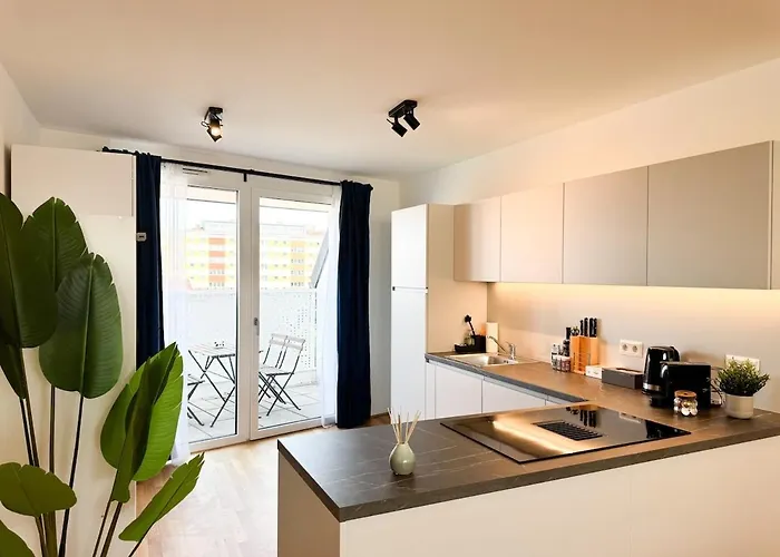 Modern & Spacious 2br With Balcony דירה וינה