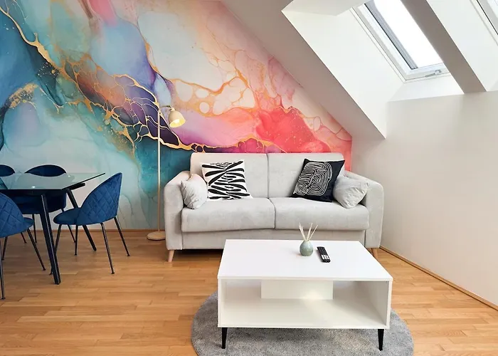 Modern & Spacious 2br With Balcony * וינה