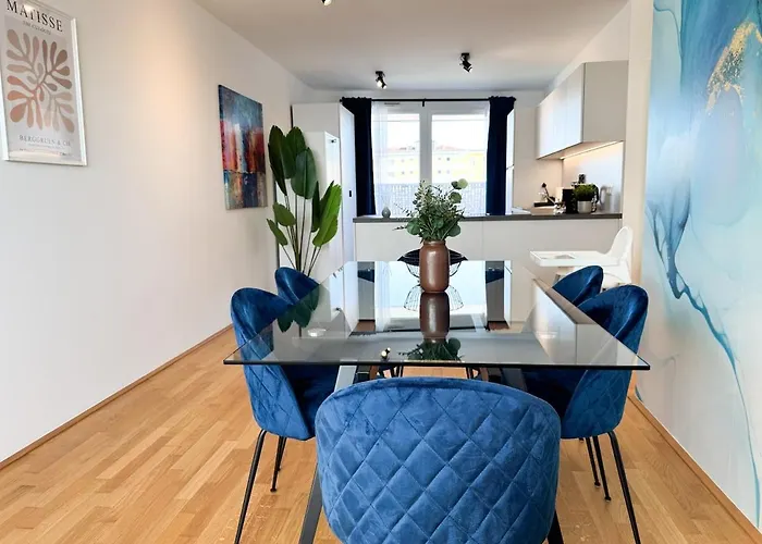 דירה Modern & Spacious 2br With Balcony *